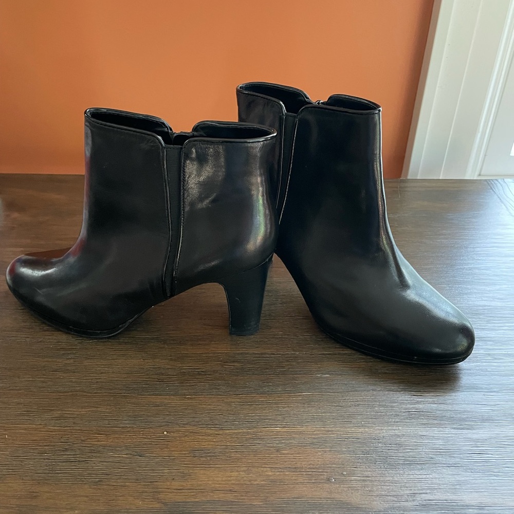 RALPH LAUREN BLACK MARCY BOOT SZ 8